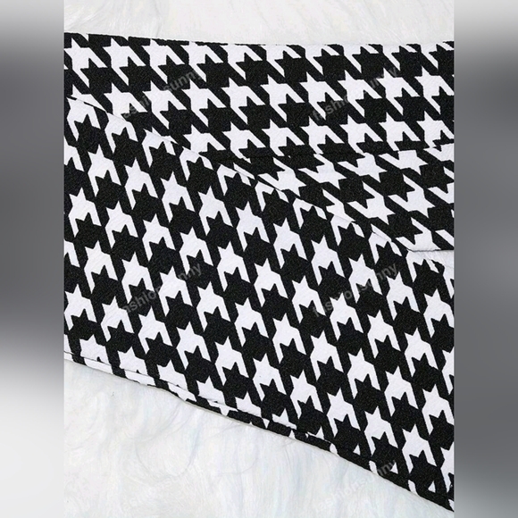 Letter Graphic Tee & Houndstooth Print Suspender Jumpsuit - Picture 3 of 5